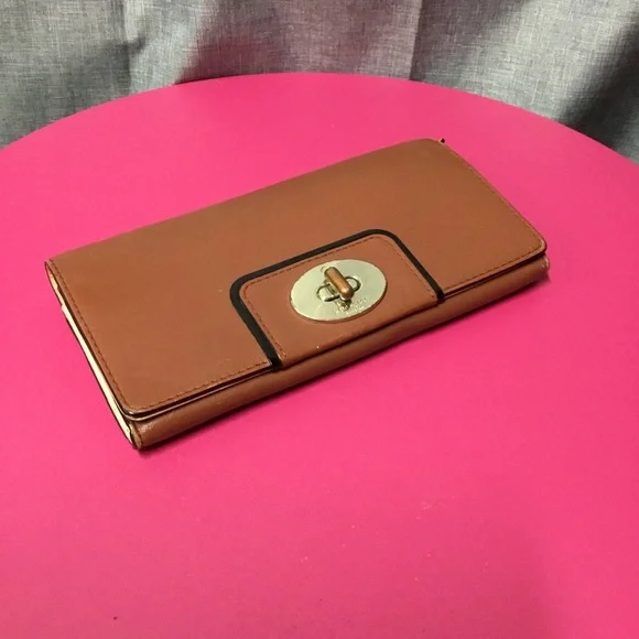 Kate Spade Wallet - Picture 9 of 9